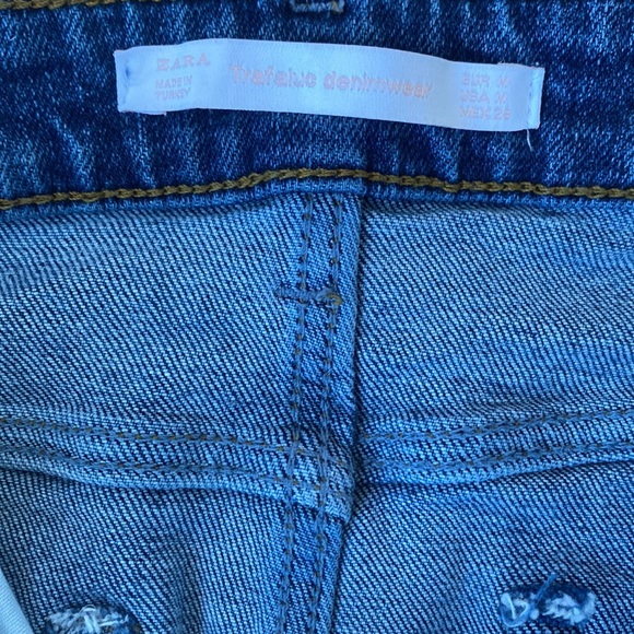 Denim jean skirt Zara distressed medium - Picture 4 of 4